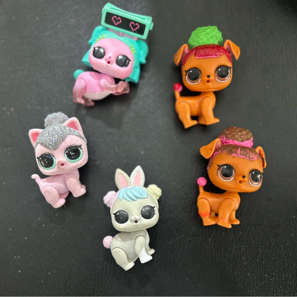 Adorable Littlest Pet Shop Pet Figurine Set with Pink and Orange Accents